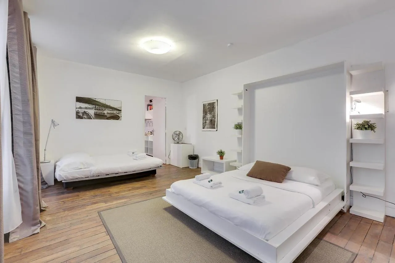 Comfortable Flat In The Middle Of *