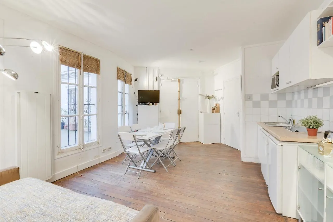 Comfortable Flat In The Middle Of * Parijs